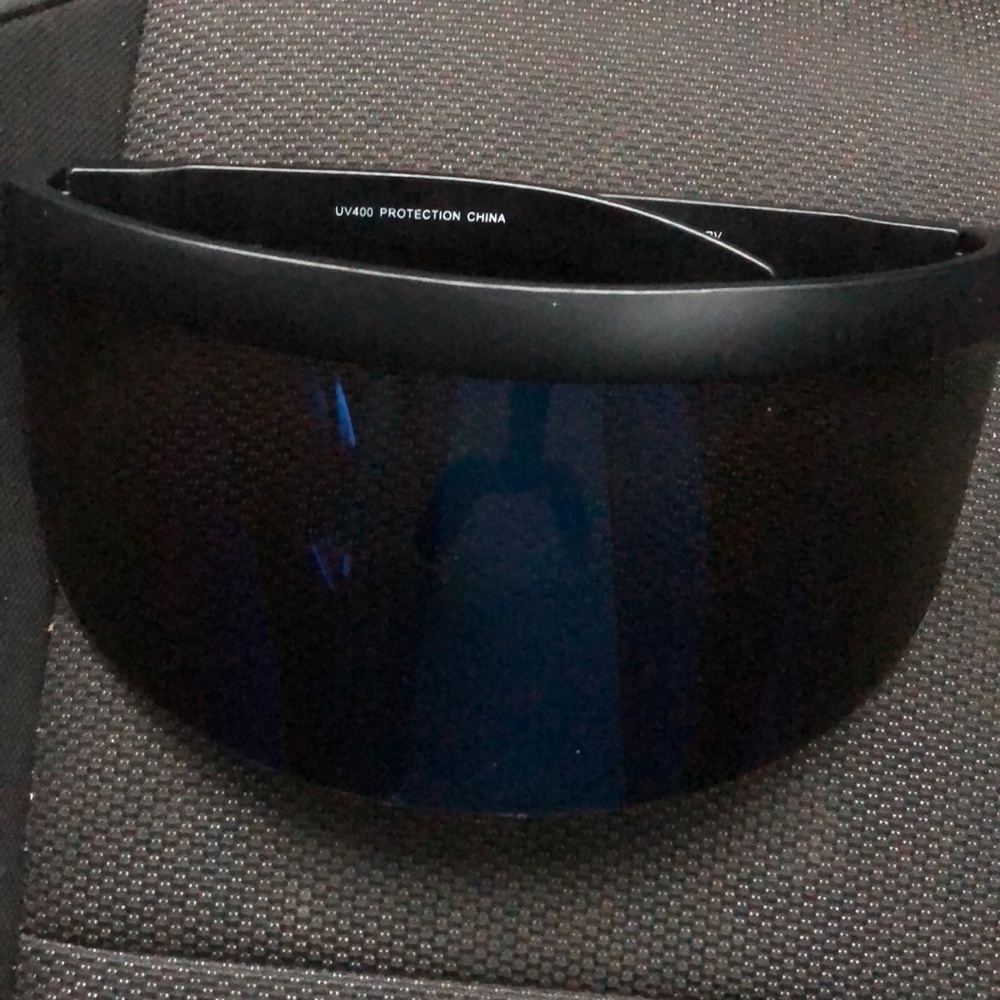 Sun visor